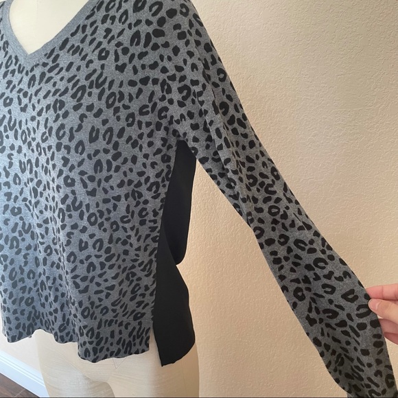 Ann Taylor Loft Grey Leopard Print Long Sleeve Top Size Small - Picture 8 of 13